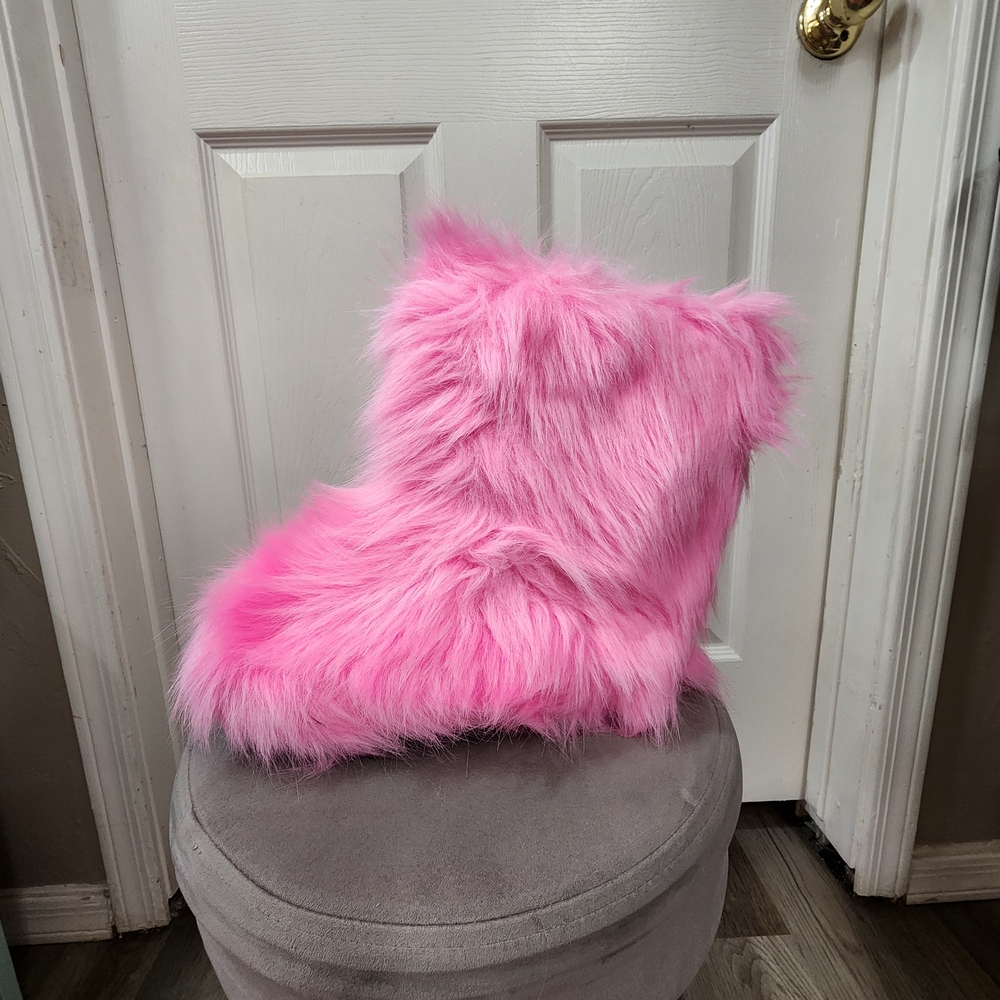 SHEIN Pink Furry Boots